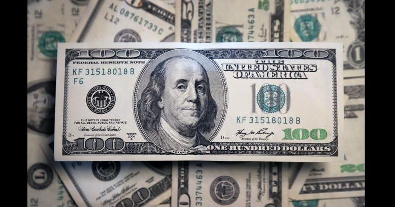 La semana pasada en el pico de la corrida cambiaria, la CNV realizó una serie de allanamientos en agentes de Bolsa en busca de maniobras irregulares.