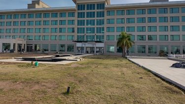 Después de años de espera, demoras y distintas etapas de paralización, uno de los desarrollos hoteleros más ambiciosos proyectados para San Pedro comienza a transitar su tramo final. Después de años de espera, demoras y distintas etapas de paralización, uno de los desarrollos hoteleros más ambiciosos proyectados para San Pedro comienza a transitar su tramo final.