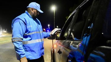 La Agencia Nacional de Seguridad Vial informó que hubo 96 casos de alcoholemia positiva tras más de cinco mil operativos en todo el país. El valor más alto registrado fue de 2,23 g/l en Zárate, provincia de Buenos Aires. La Agencia Nacional de Seguridad Vial informó que hubo 96 casos de alcoholemia positiva tras más de cinco mil operativos en todo el país. El valor más alto registrado fue de 2,23 g/l en Zárate, provincia de Buenos Aires.