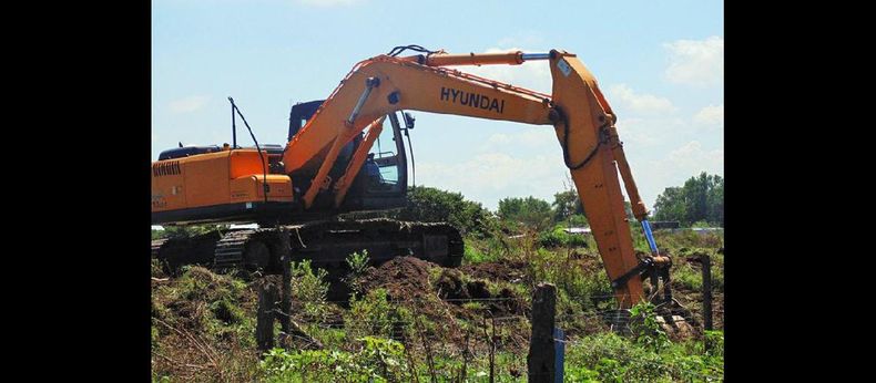 Los trabajos están siendo coordinados por los técnicos del Municipio y ejecutados con un plan elaborado por el área de Servicios Públicos. (LA OPINION)