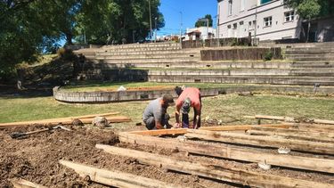 La Secretaría de Obras Públicas, puso en marcha la primera etapa de los trabajos de reacondicionamiento en el anfiteatro natural del Vía Crucis, ubicado sobre las barrancas. La Secretaría de Obras Públicas, puso en marcha la primera etapa de los trabajos de reacondicionamiento en el anfiteatro natural del Vía Crucis, ubicado sobre las barrancas.