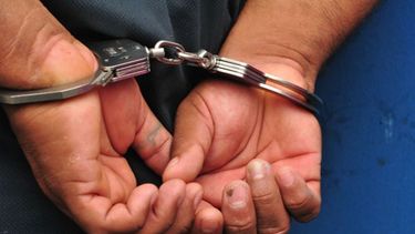 Los tres convictos fueron trasladados a la cárcel a cumplir con la prisión sin el beneficio de hacerlo en el domicilio. Los tres convictos fueron trasladados a la cárcel a cumplir con la prisión sin el beneficio de hacerlo en el domicilio.