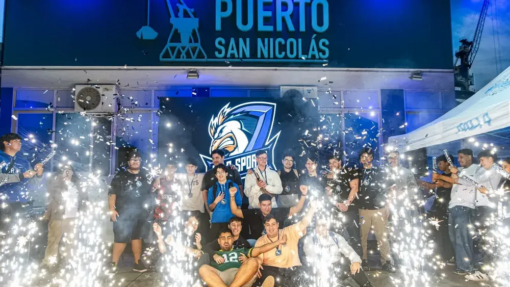 El Puerto de San Nicolás fue escenario de una destacada jornada gamer que reunió a más de 700 jóvenes y sus familias en un evento que combinó tecnología, entretenimiento y competencia. El Puerto de San Nicolás fue escenario de una destacada jornada gamer que reunió a más de 700 jóvenes y sus familias en un evento que combinó tecnología, entretenimiento y competencia.