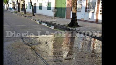 Moreno al 1200, entre Castelli y 3 de Febrero. (LA OPINION)