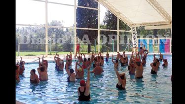 Cambio de agua, pintura, refacciones y quita de lonas laterales son los trabajos, desde mañana y hasta el 16. (LA OPINION)