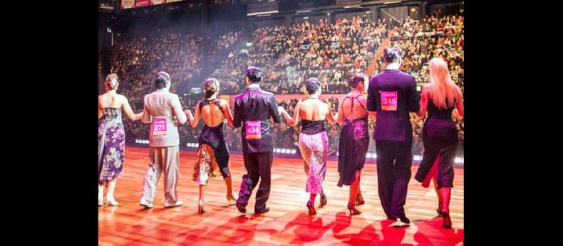 Del 12 al 18 el público podrá participar en las rondas clasificatorias y semifinales de Tango de Pista y Tango Escenario. (TURISMOBUENOSAIRES.GOB)