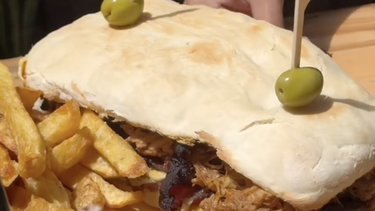 antares: en pleno centro y con abundante comida. antares: en pleno centro y con abundante comida.