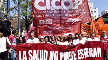 La seccional local de la Asociación de Profesionales de la Salud de la Provincia de Buenos Aires (CICOP) anunció su adhesión al paro nacional y marcha federal de 24 horas convocado para este miércoles 20 de mayo. La seccional local de la Asociación de Profesionales de la Salud de la Provincia de Buenos Aires (CICOP) anunció su adhesión al paro nacional y marcha federal de 24 horas convocado para este miércoles 20 de mayo.