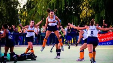 Regatas San Nicolás festejando su clasificación en el Regional de Hockey. Regatas San Nicolás festejando su clasificación en el Regional de Hockey.