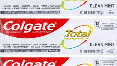 La Anmat prohibió la venta de un Colgate por causar “lesiones en la boca”. La Anmat prohibió la venta de un Colgate por causar “lesiones en la boca”.