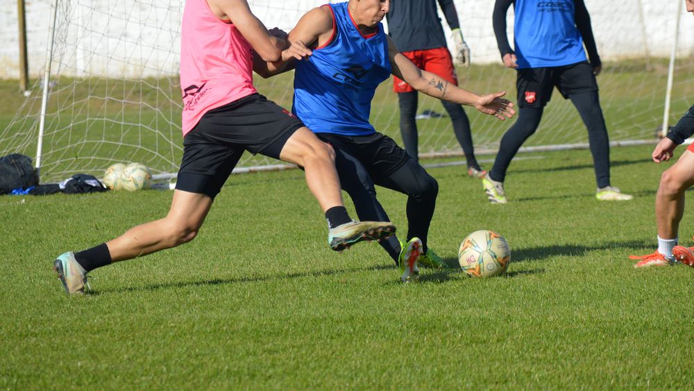 Douglas se prepara para recibir a Atlético Rafaela el próximo domingo en Pergamino.