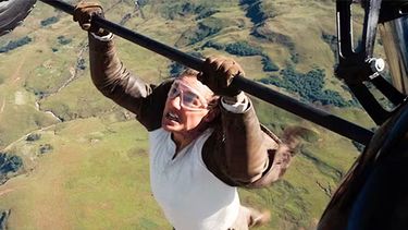 Más de un año después del lanzamiento Tom Cruise vuelve a interpretar al intrépido Ethan Hunt en lo que podría ser su última misión. Más de un año después del lanzamiento Tom Cruise vuelve a interpretar al intrépido Ethan Hunt en lo que podría ser su última misión.