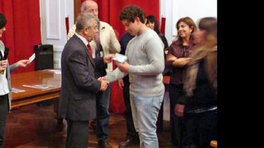 Pacini presidirá el acto de entrega de cheques de las becas municipales. (LA OPINION)