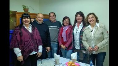 Eduardo Fabián Duarte y Walter Darío Rodríguez junto a autoridades del Consejo Escolar. (LA OPINION)