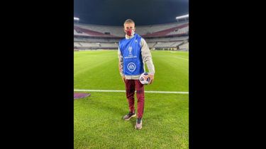 El joven de 16 años fue alcanzapelotas en River por la Copa Libertadores. El joven de 16 años fue alcanzapelotas en River por la Copa Libertadores.