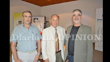 Angel Colombo, Oscar Ranalli y Juan José Figueredo, durante la jornada. (LA OPINION)