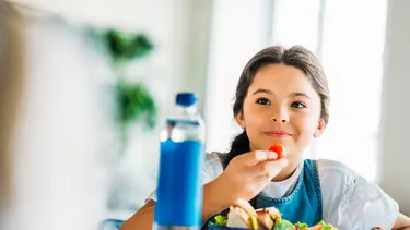 Los especialistas en nutrición afirman que la comida cumple un rol directo en el aprendizaje de los chicos.