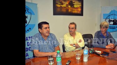 Martín Benavídez, Guillermo Moreno y Oscar Morales, durante la conferencia en el Sutiv. (LA OPINION)