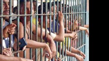 Del total de 325 presos, 79 gozan del beneficio de estar detenidos en su propia casa. (INTERNET)
