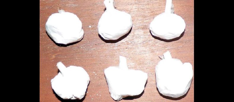 En los allanamientos se secuestró marihuana, cocaína y elementos utilizados para el fraccionamiento y estiramiento de las sustancias. (LA OPINION)