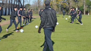 Douglas Haig se prepara para enfrentar a Defensores de Villa Ramallo con la intención de dar otro paso hacia la clasificación.