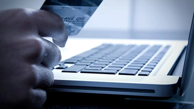 Las estafas virtuales continúan golpeando a los vecinos de San Nicolás, dejando pérdidas millonarias y preocupación entre la población. Las estafas virtuales continúan golpeando a los vecinos de San Nicolás, dejando pérdidas millonarias y preocupación entre la población.