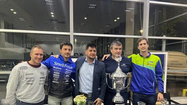 Los pilotos Mariano Werner, Nicolás Trosset y Alfonso Domenech, junto al dirigente de la ACTC Javier Segovia y José Carlos Montanari participaron de la conferencia de prensa de presentación de la Copa Montanari del fin de semana en San Nicolás.