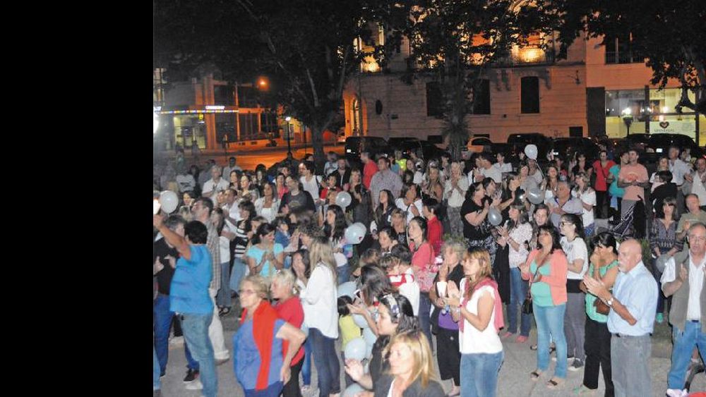 Una de las tantas marchas que se realizaran en apoyo a la familia adoptiva. (ARCHIVO LA OPINION)