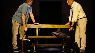 A medio camino. Walter Sachero y Lalo Bonacalza vuelven a encontrarse en el escenario de Espacio Cíclico Rojo.