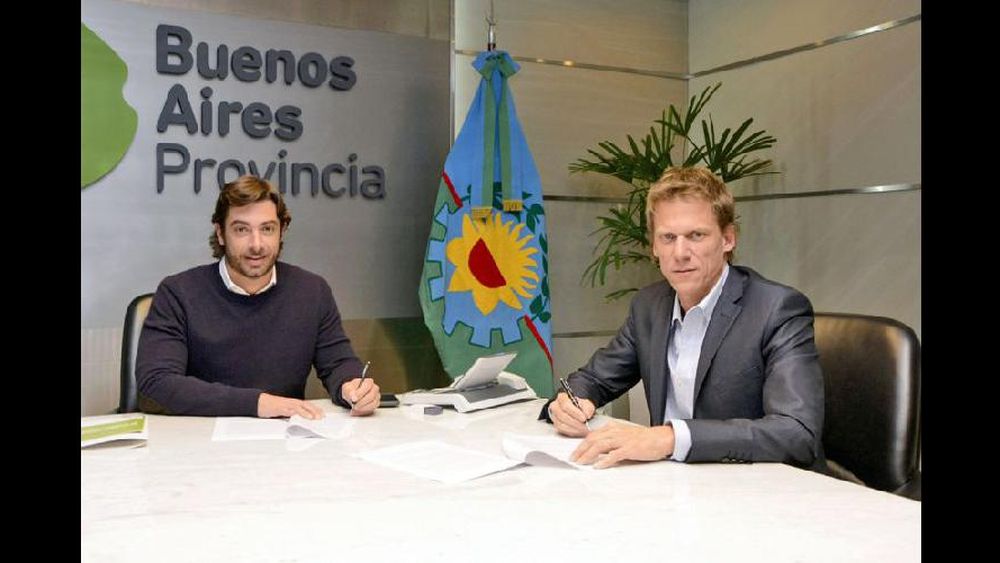 El ministro de Gobierno, Federico Salvai junto a Gastón Fossati. (ARBA)