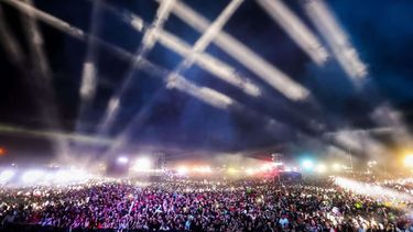 Este sábado 15 de noviembre, San Nicolás se prepara para recibir por primera vez la Fiesta de Disfraces más grande de Latinoamérica, un evento que espera convocar a miles de personas. Este sábado 15 de noviembre, San Nicolás se prepara para recibir por primera vez la Fiesta de Disfraces más grande de Latinoamérica, un evento que espera convocar a miles de personas.