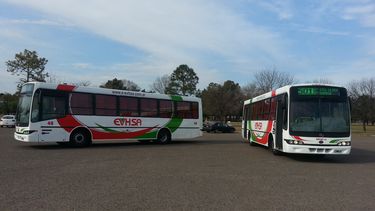 Tal como informó la empresa Vercelli Hnos. S. A., desde el jueves 1° de enero rigen los nuevos horarios de verano en las líneas de colectivos urbanos. La medida alcanza a todos los servicios que circulan dentro de la ciudad. Tal como informó la empresa Vercelli Hnos. S. A., desde el jueves 1° de enero rigen los nuevos horarios de verano en las líneas de colectivos urbanos. La medida alcanza a todos los servicios que circulan dentro de la ciudad.