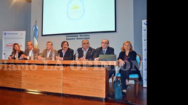 Nutrida participación en la jornada en la que se trabajaron aspectos de la implementación de la ley. (LA OPINION)