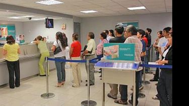 Se levantó el paro y la actividad bancaría será normal hoy.  (LA OPINION)