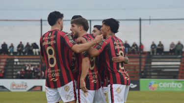 Douglas Haig empató y continúa mandando en la Zona 3 del Torneo Federal A. Douglas Haig empató y continúa mandando en la Zona 3 del Torneo Federal A.