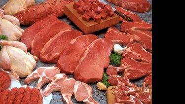 Hay muchas carnes alternativas a la bovina, entre ellas las de cerdo y pollo son las más conocidas. (ARCHIVO)