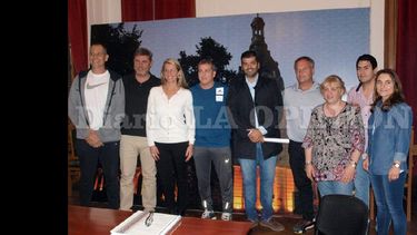 Concejales y funcionarios de Deportes y Cultura en el lanzamiento. (PRENSA CONCEJO DELIBERANTE) Concejales y funcionarios de Deportes y Cultura en el lanzamiento. (PRENSA CONCEJO DELIBERANTE)