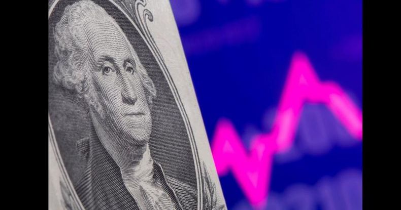La Afip subió a 100% la percepción por el Impuesto a las Ganancias, a lo que se suma el 25% de percepción por Bienes Personales y el 30% del impuesto PAIS.