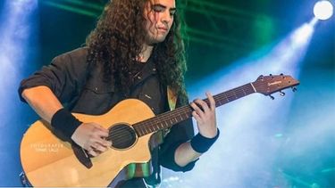 Este jueves regresa al Club Cultural El Yerta el joven guitarrista Alejo León con una sesión acústica. Este jueves regresa al Club Cultural El Yerta el joven guitarrista Alejo León con una sesión acústica.