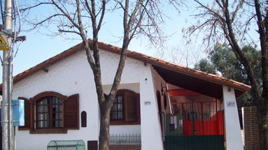 El Jardín Santa Julia se emplaza en calle Alberdi 2965 de Pergamino. El Jardín Santa Julia se emplaza en calle Alberdi 2965 de Pergamino.