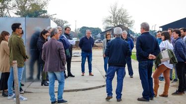El intendente, autoridades municipales, concejales, representantes del Grupo Núcleo y de empresas privadas visitaron el futuro Parque de Educación Vial. El intendente, autoridades municipales, concejales, representantes del Grupo Núcleo y de empresas privadas visitaron el futuro Parque de Educación Vial.