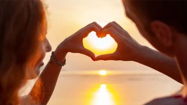 Vibra Pergamino. Música, luces y buena energía para celebrar el amor en todas sus formas. Vibra Pergamino. Música, luces y buena energía para celebrar el amor en todas sus formas.