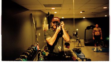 Marco Perretta, el talento pergaminense detrás de las cámaras que acompañan a Rauw Alejandro.