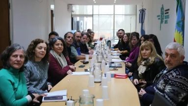 Gremios reclaman al Gobierno bonaerense la reapertura de paritarias Gremios reclaman al Gobierno bonaerense la reapertura de paritarias