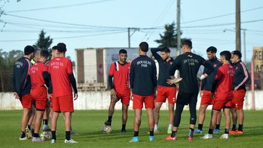 Douglas Haig entrenó enfocado en traerse un resultado positivo de Chivilcoy ante el puntero Gimnasia. Douglas Haig entrenó enfocado en traerse un resultado positivo de Chivilcoy ante el puntero Gimnasia.