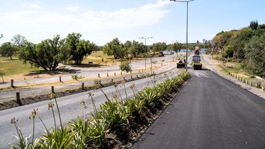 La obra mejora la circulación, facilita el acceso y acompaña el crecimiento de uno de los espacios naturales más elegidos por los vecinos. La obra mejora la circulación, facilita el acceso y acompaña el crecimiento de uno de los espacios naturales más elegidos por los vecinos.