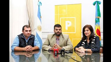 Leandro Simón, Matías Villeta y Andrea Bosco reconocieron la importancia de trabajar en la tenencia responsable. (LA OPINION)