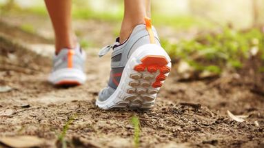 Cuántos minutos se recomiendan caminar para reducir el aumento de peso, según los expertos.