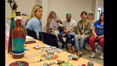 El equipo del CDR trabajó durante meses para reunir a los emprendedores y ayudar a organizarse. (LA OPINION)