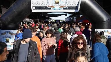 Las fechas son el 11 y 12 de julio en Plaza Mitre desde las 11 de la mañana. Es la primera edición del evento que se realizará en nuestra ciudad. “Somos organizadores del campeonato argentino del alfajor”, contó Ruben, el organizador del encuentro. Las fechas son el 11 y 12 de julio en Plaza Mitre desde las 11 de la mañana. Es la primera edición del evento que se realizará en nuestra ciudad. “Somos organizadores del campeonato argentino del alfajor”, contó Ruben, el organizador del encuentro.